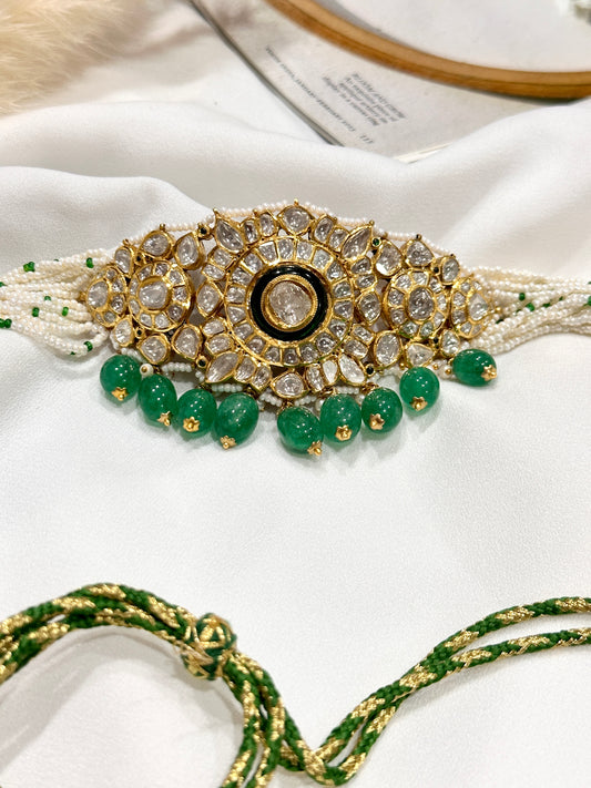 18kt Falguni Choker in Gold Polki